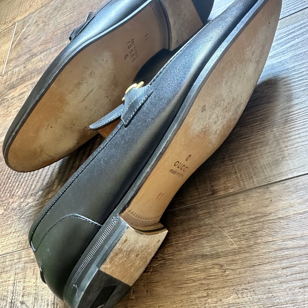 Gucci Black Leather Loafers with Gold Hardware - Picture 4 of 6
